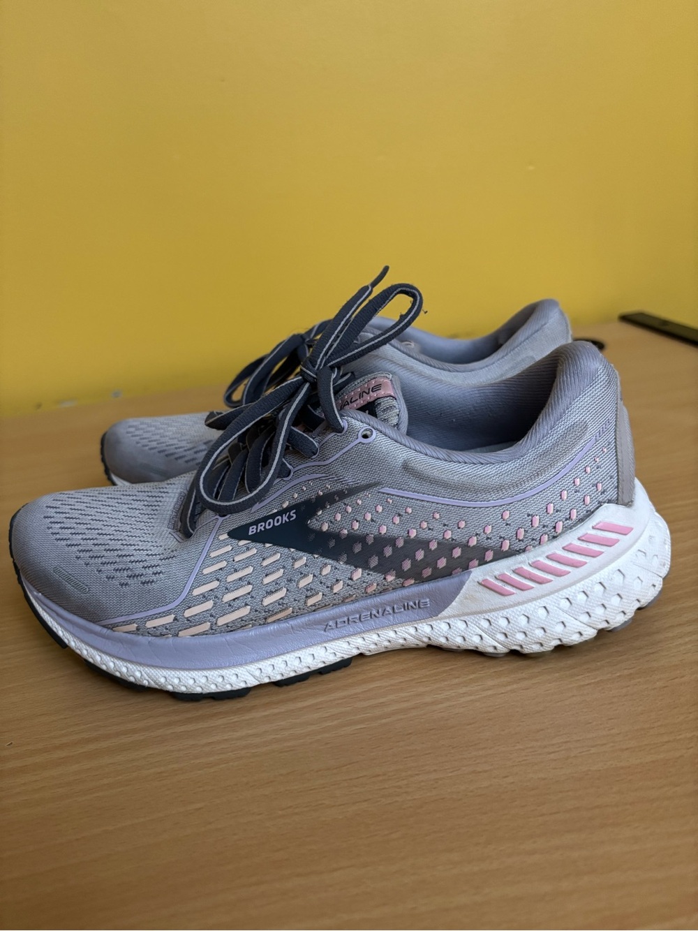 Brooks Adrenaline 21 Women's Grey and Pink Athletic Running Shoes